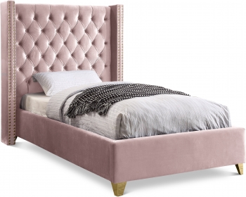 Pink Barolo-Bed