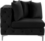 686Black-Corner alternate view 11