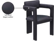 11085Black-C Infographic